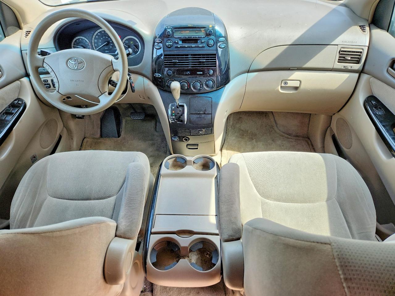 2004 TOYOTA SIENNA LE 8 PASSENGER photo 15