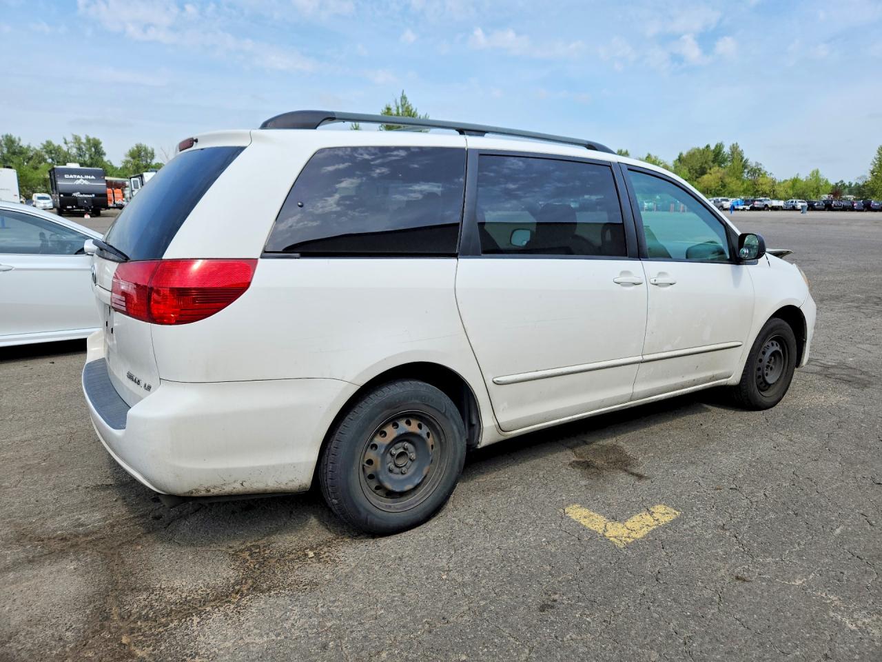 2004 TOYOTA SIENNA LE 8 PASSENGER photo 5