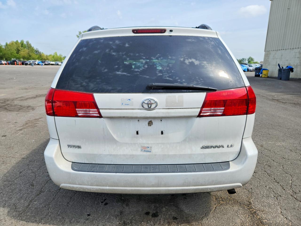 2004 TOYOTA SIENNA LE 8 PASSENGER photo 11