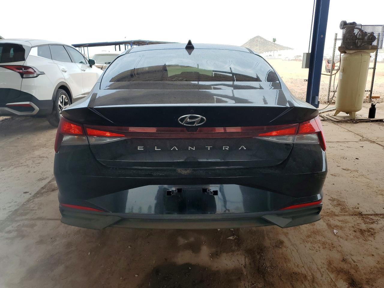 2023 HYUNDAI ELANTRA SEL photo 11