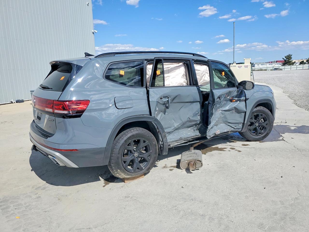 2024 VOLKSWAGEN ATLAS PEAK EDITION SE photo 5