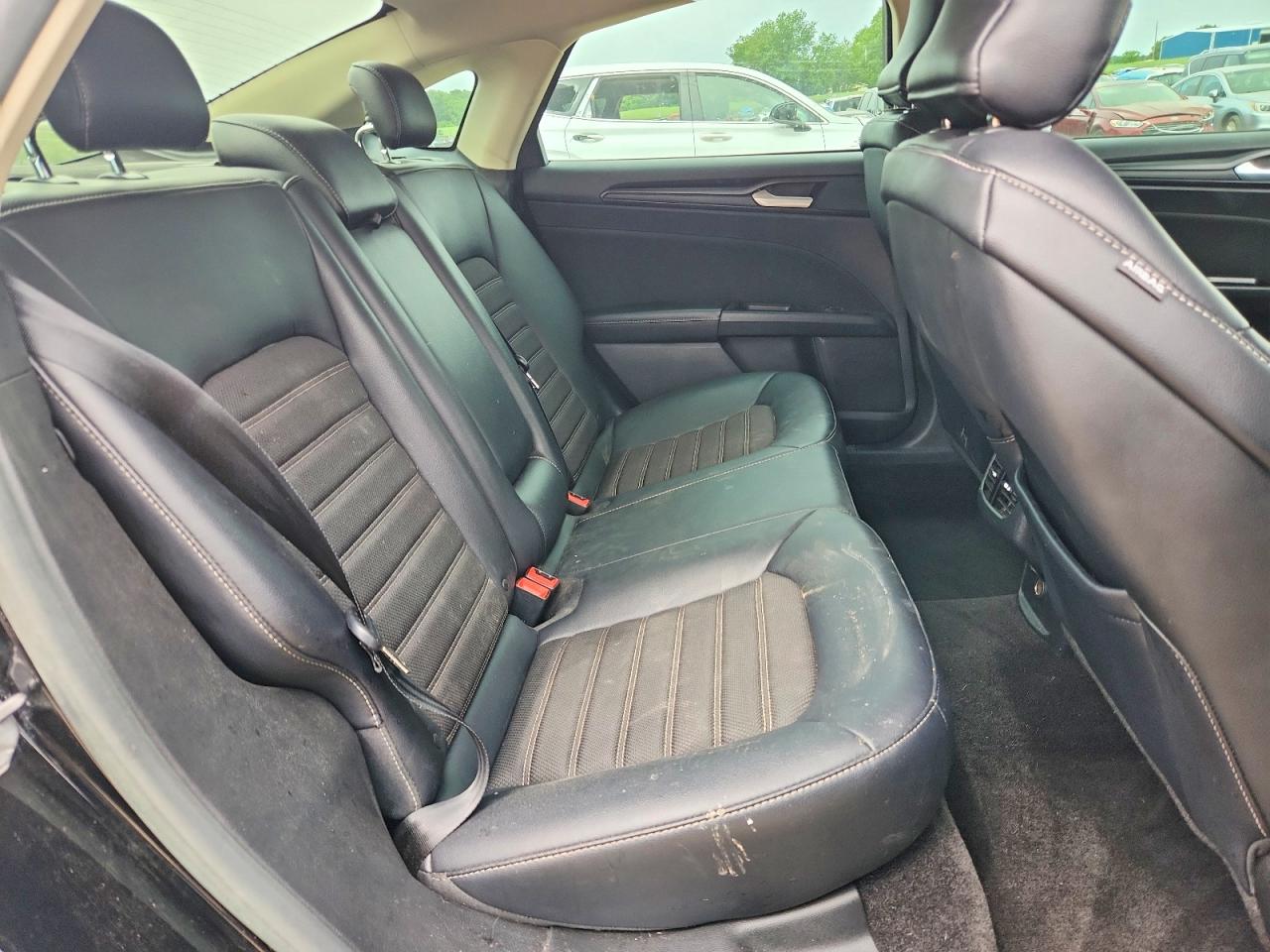 2018 FORD FUSION SE photo 19