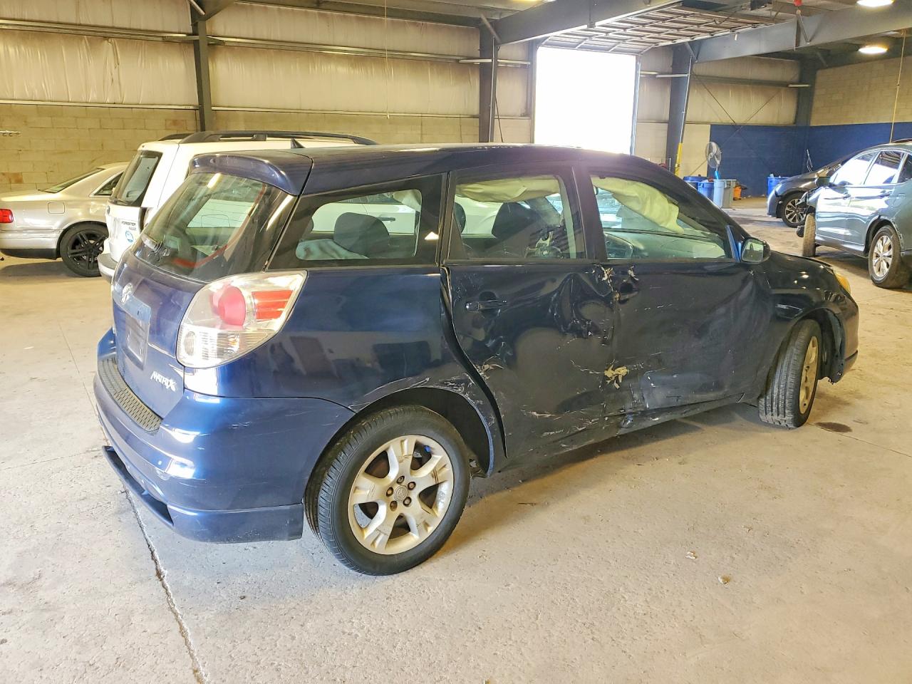 2005 TOYOTA COROLLA MATRIX XR photo 7