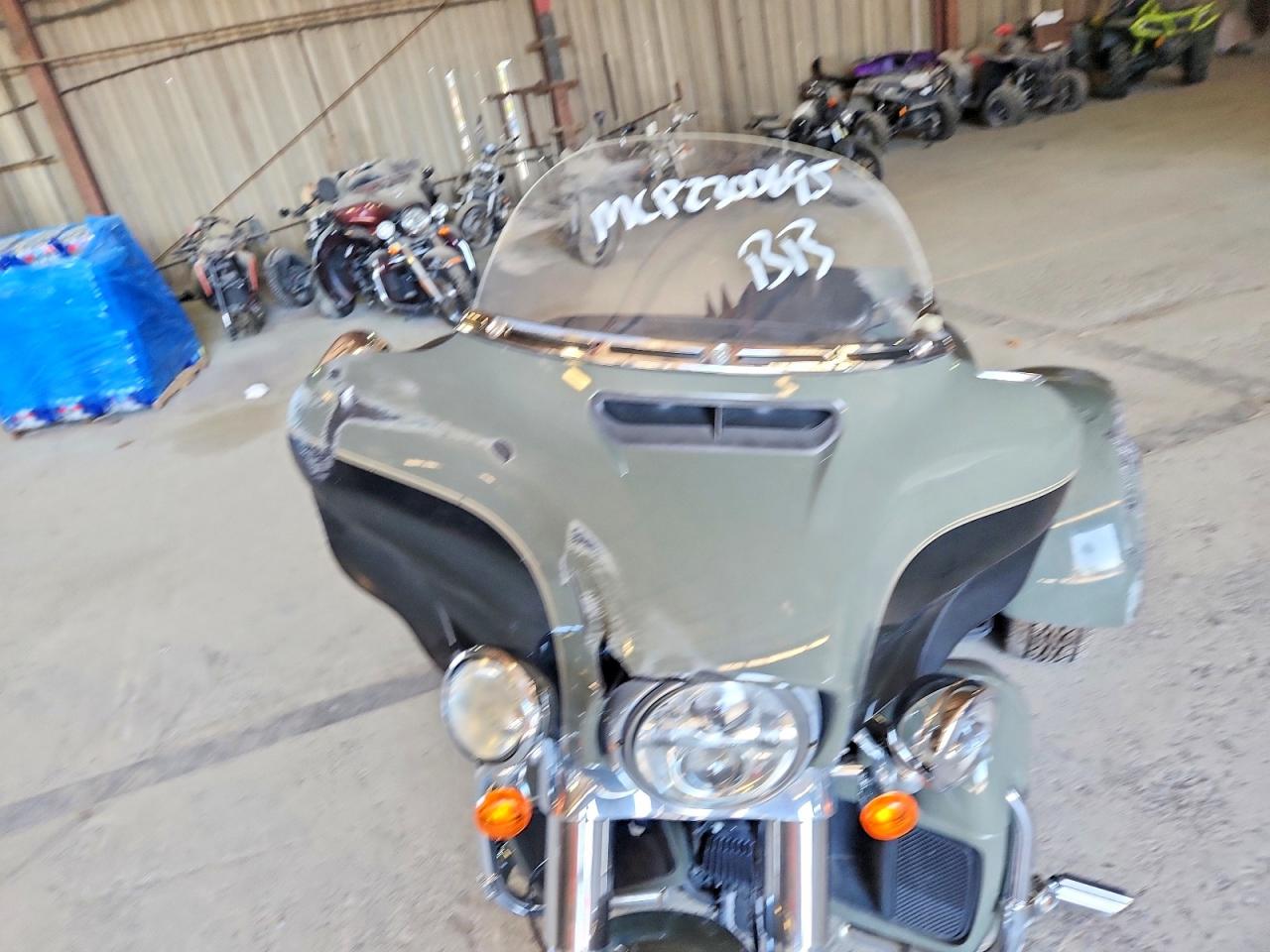 2021 HARLEY-DAVIDSON FLHTCUTG photo 9