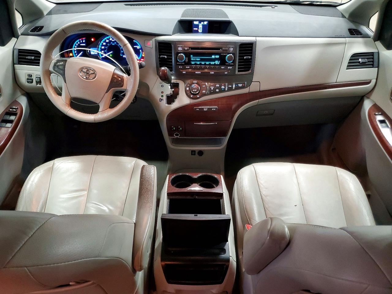 2013 TOYOTA SIENNA XLE 8-PASSENGER photo 15
