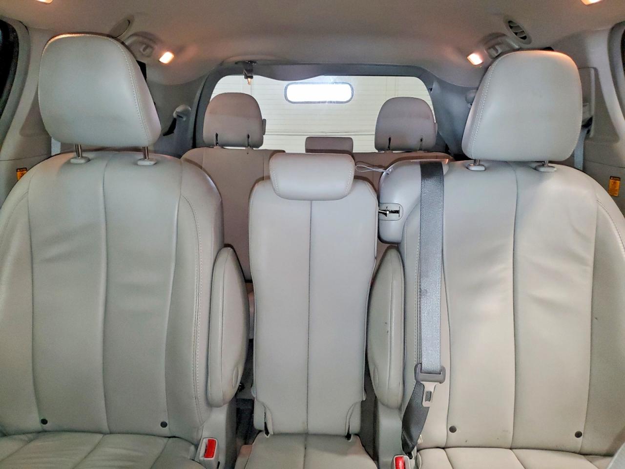 2013 TOYOTA SIENNA XLE 8-PASSENGER photo 19