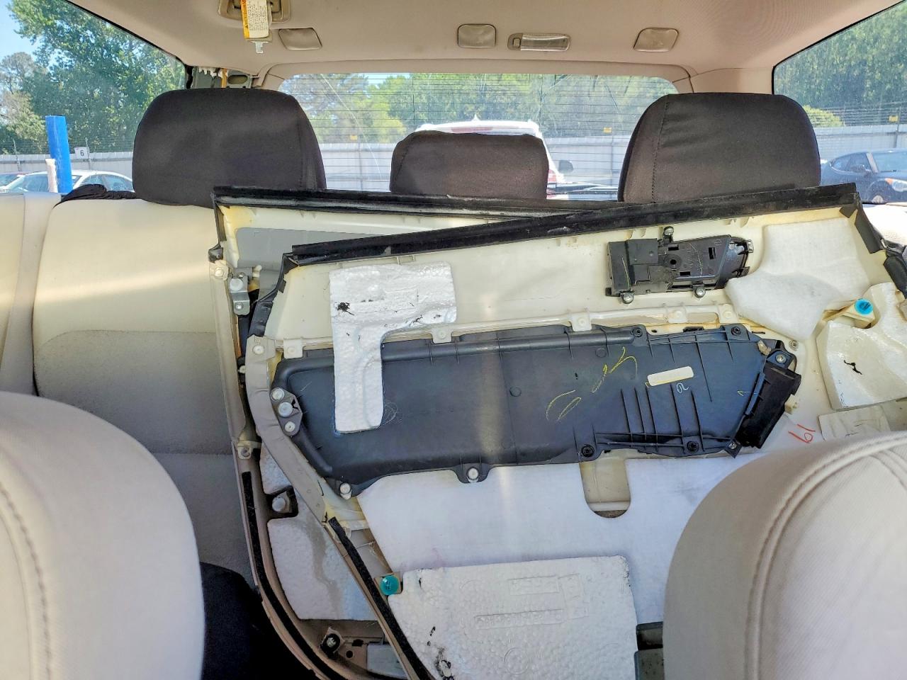 2009 SUBARU OUTBACK photo 19