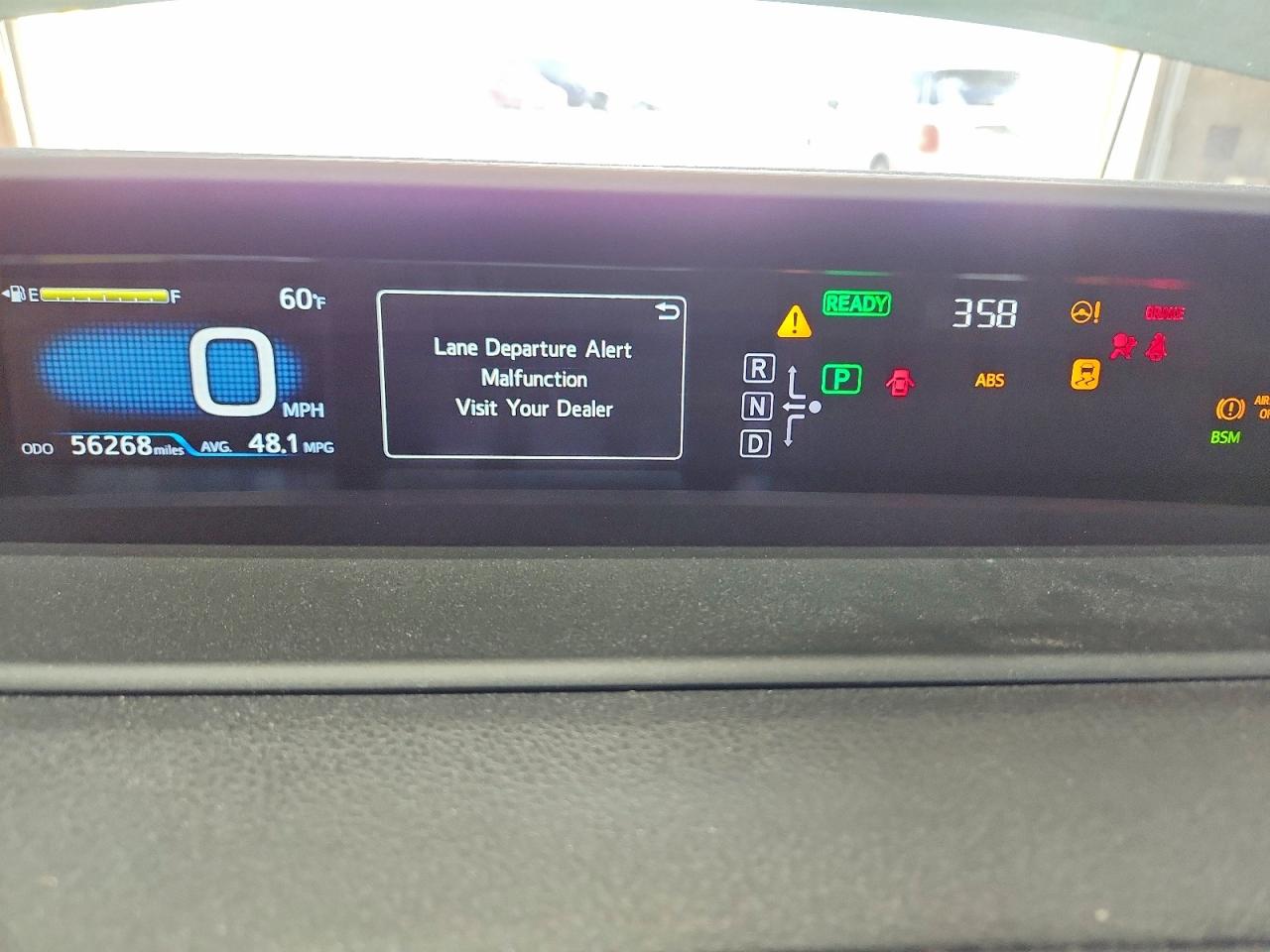 2016 TOYOTA PRIUS FOUR TOURING photo 17
