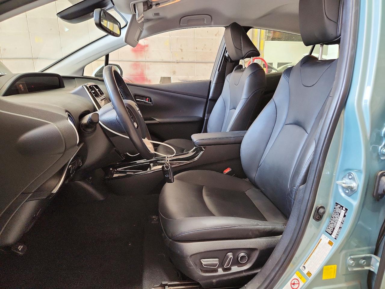 2016 TOYOTA PRIUS FOUR TOURING photo 13