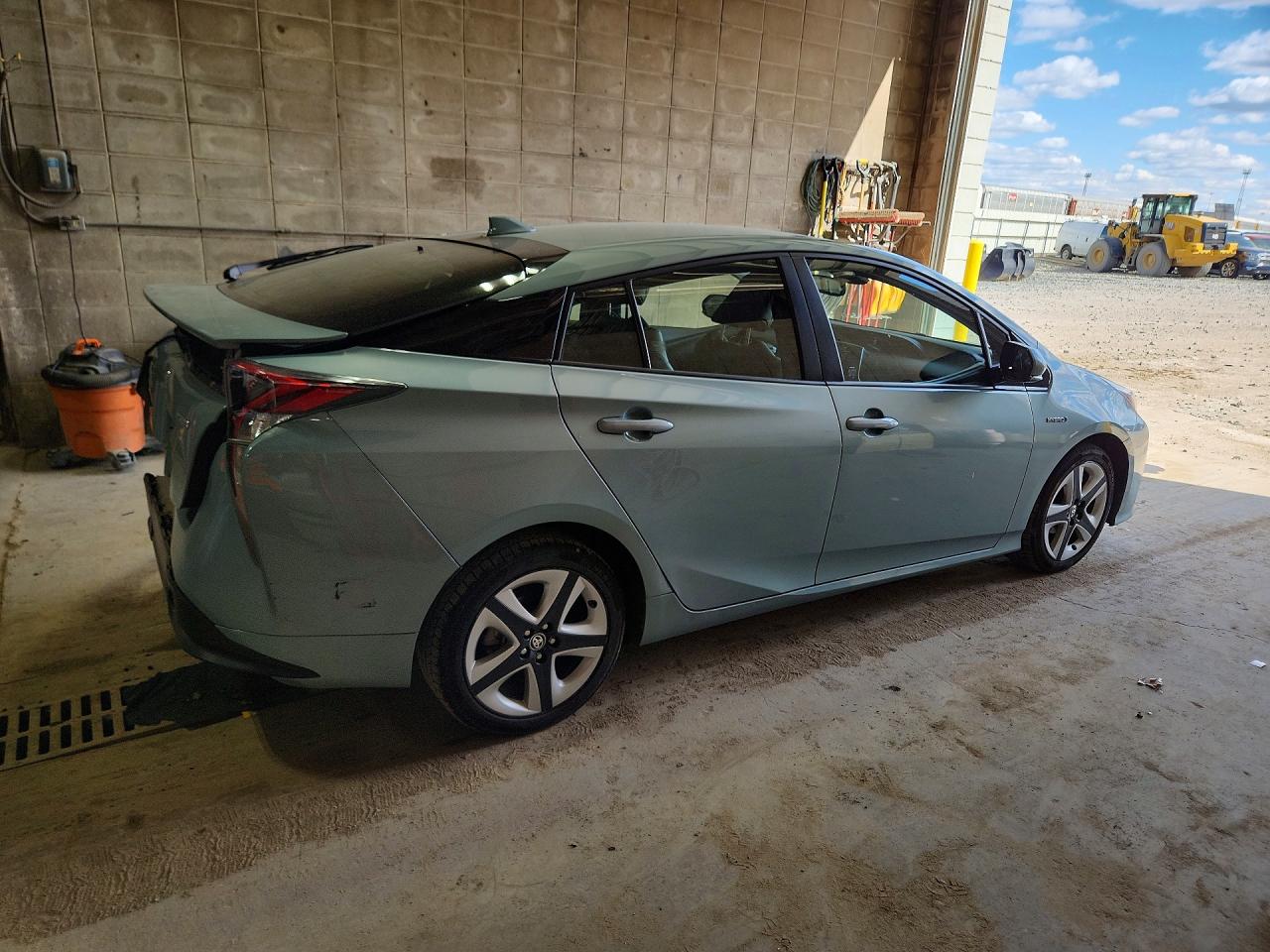 2016 TOYOTA PRIUS FOUR TOURING photo 5