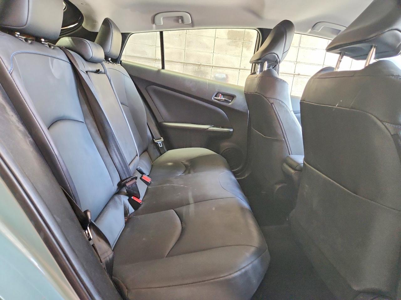 2016 TOYOTA PRIUS FOUR TOURING photo 19