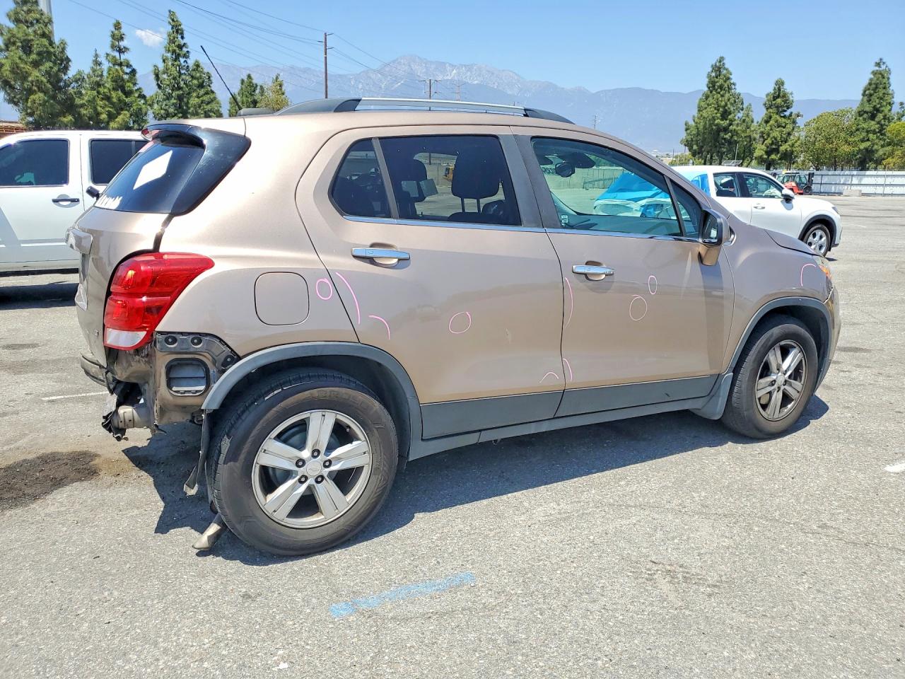 2018 CHEVROLET TRAX 1LT photo 5