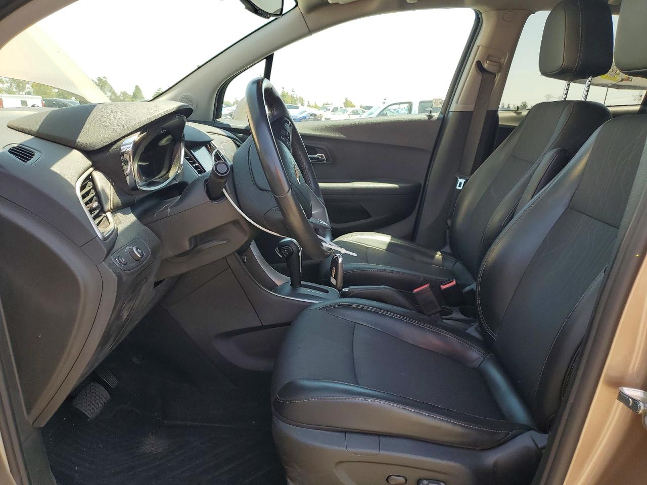 2018 CHEVROLET TRAX 1LT photo 13