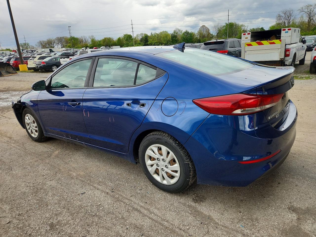 2017 HYUNDAI ELANTRA SE photo 2