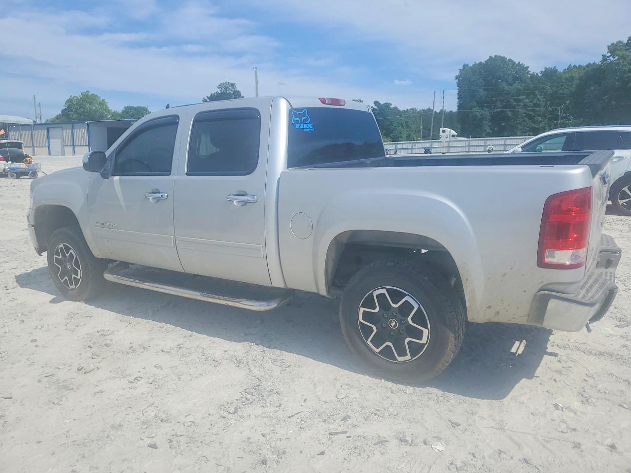 2010 GMC SIERRA C1500 SLE photo 3