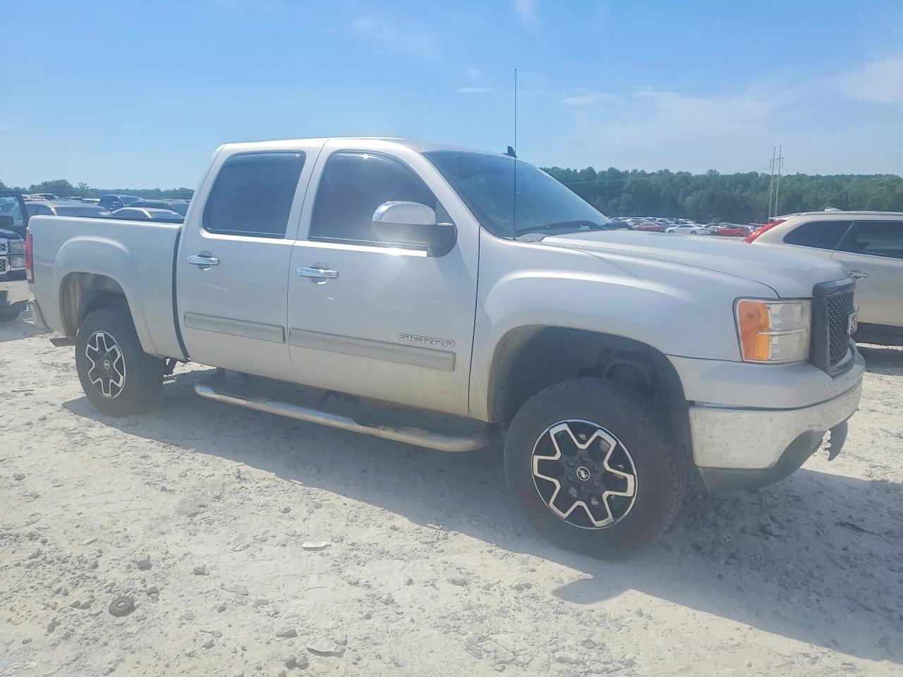 2010 GMC SIERRA C1500 SLE photo 7