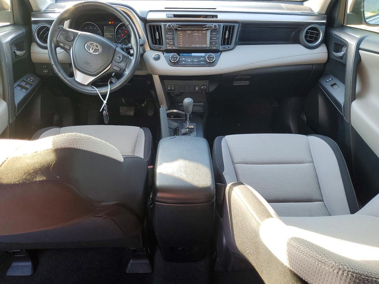 2018 TOYOTA RAV4 XLE photo 22
