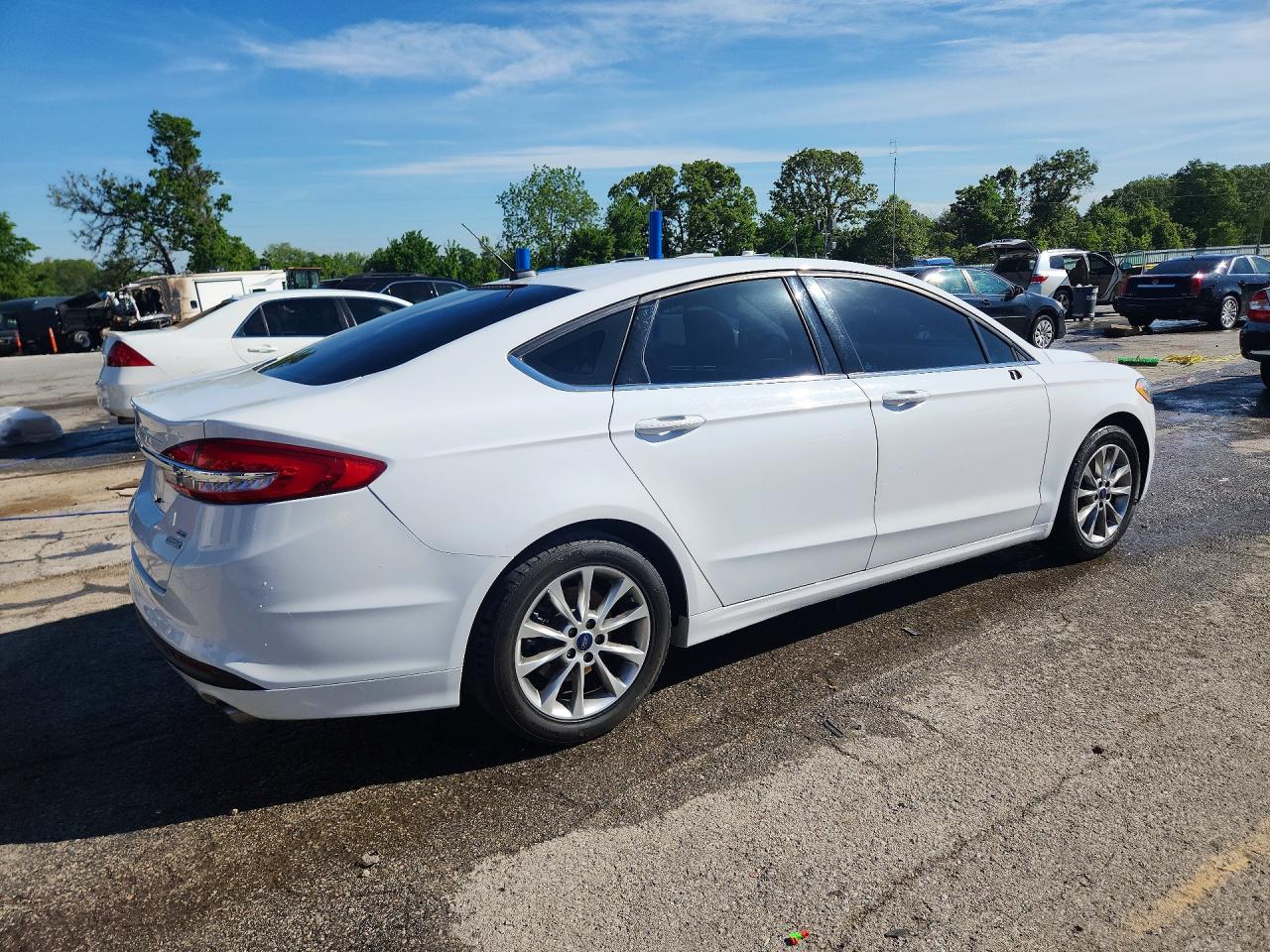 2017 FORD FUSION SE photo 5