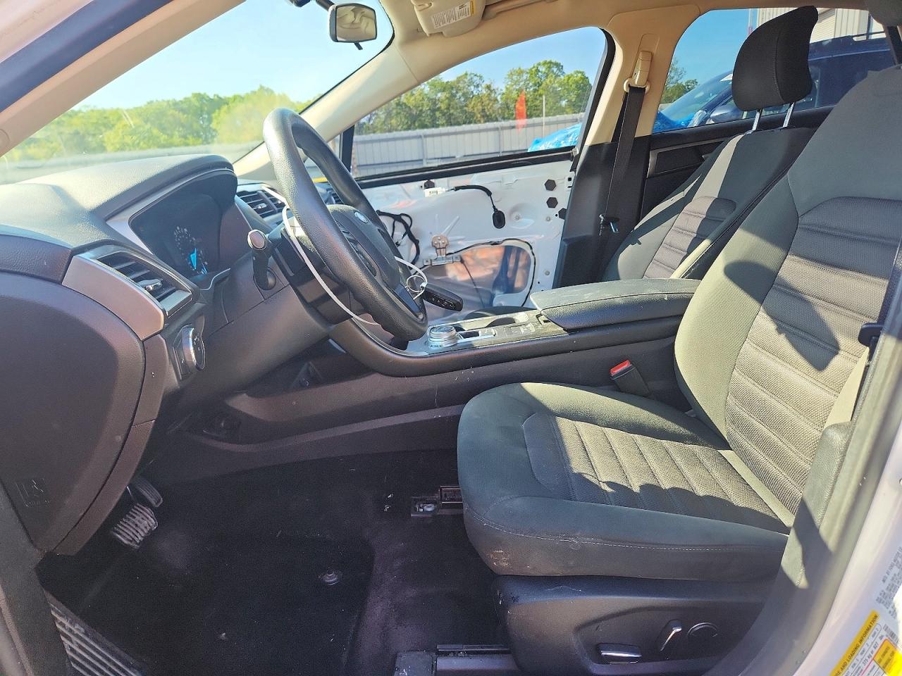 2017 FORD FUSION SE photo 13