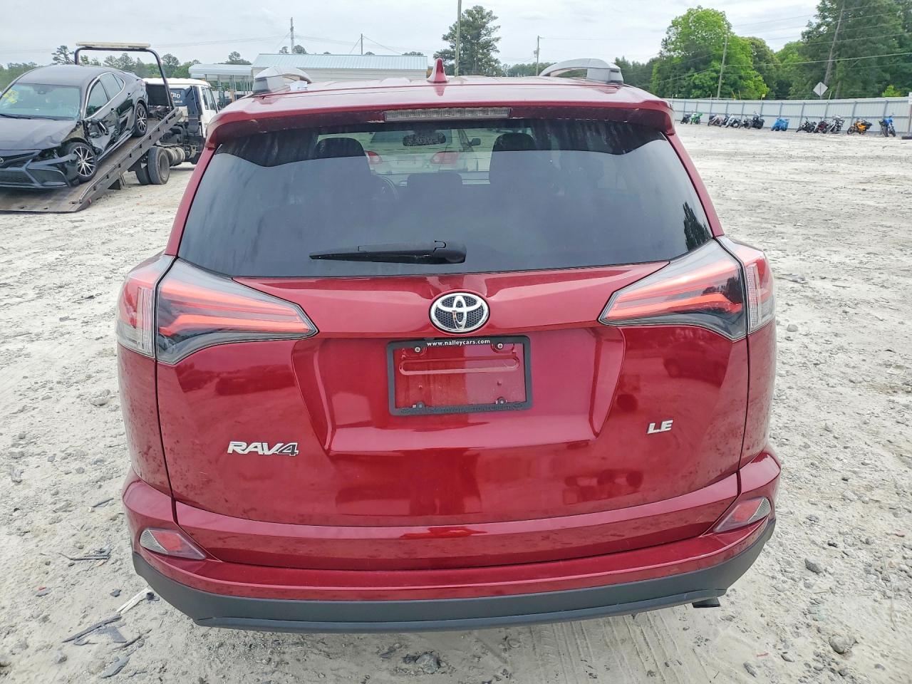 2018 TOYOTA RAV4 LE photo 6