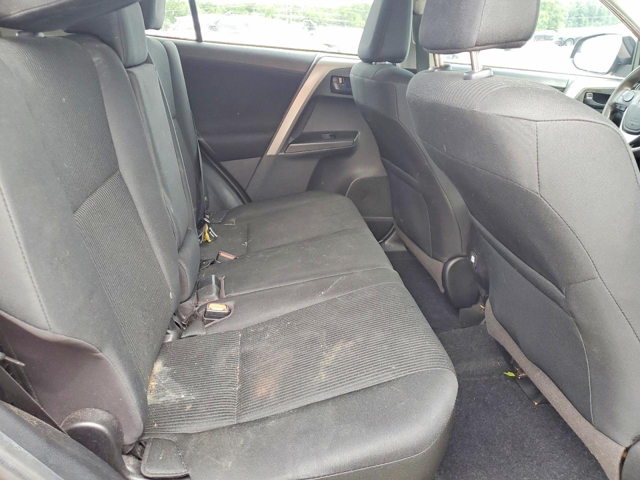 2018 TOYOTA RAV4 LE photo 11