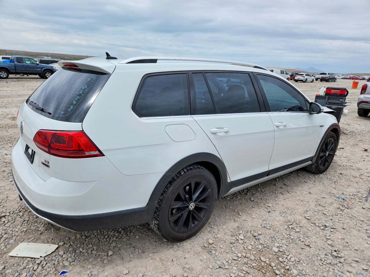 2017 VOLKSWAGEN GOLF ALLTRACK S photo 5