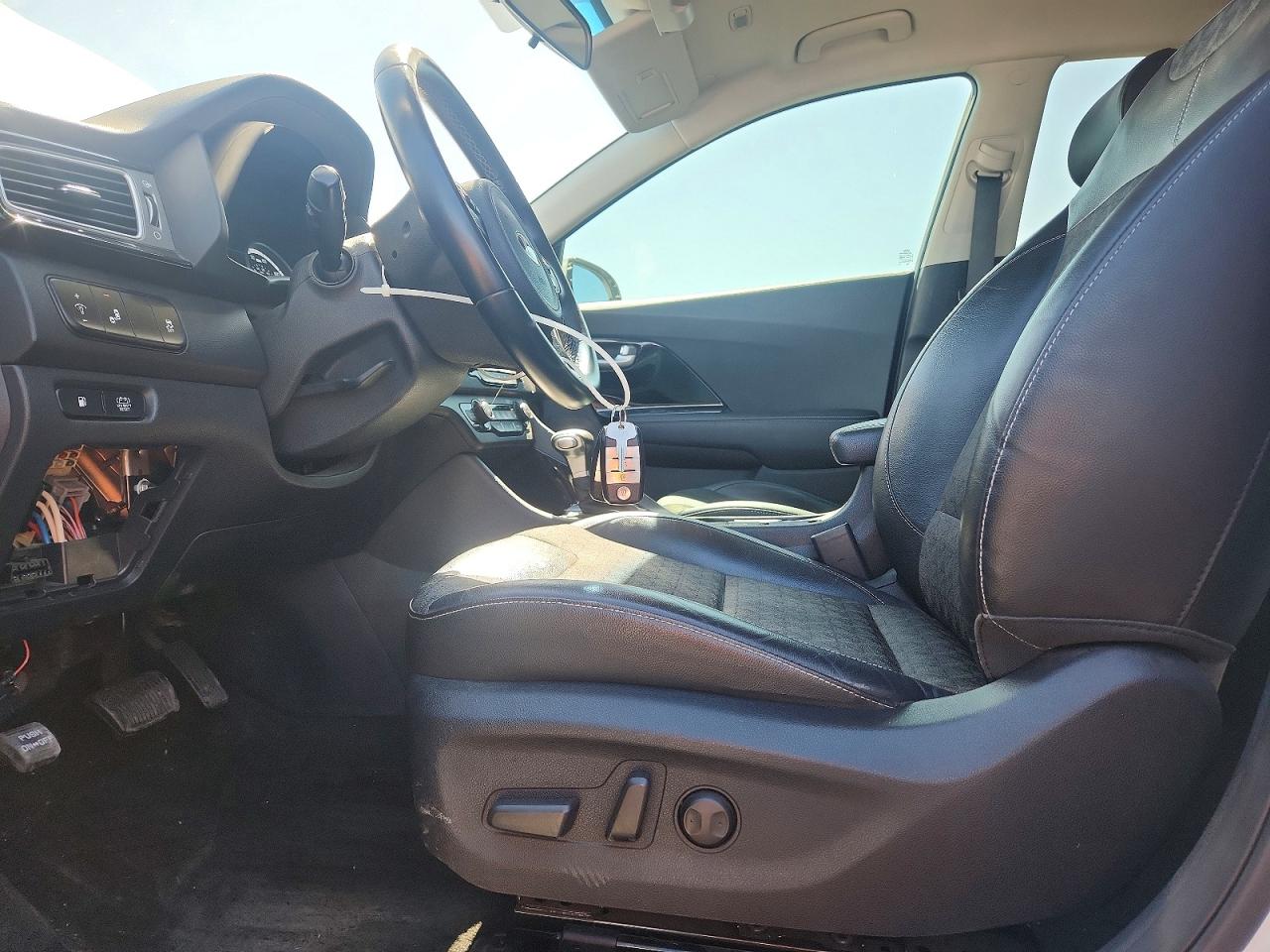 2017 KIA NIRO EX photo 19