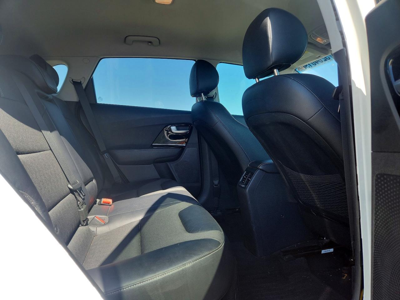 2017 KIA NIRO EX photo 31