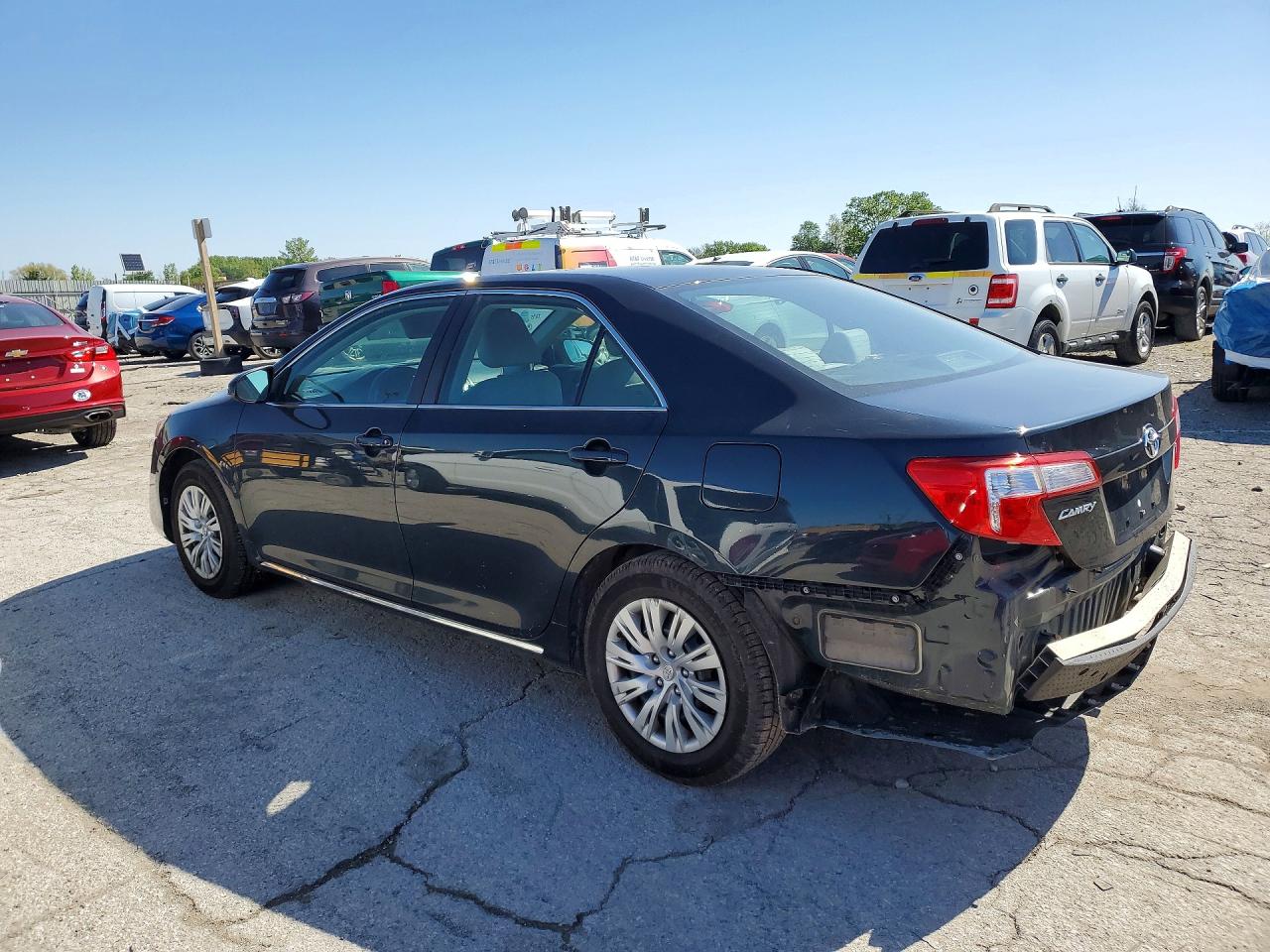 2012 TOYOTA CAMRY LE photo 3