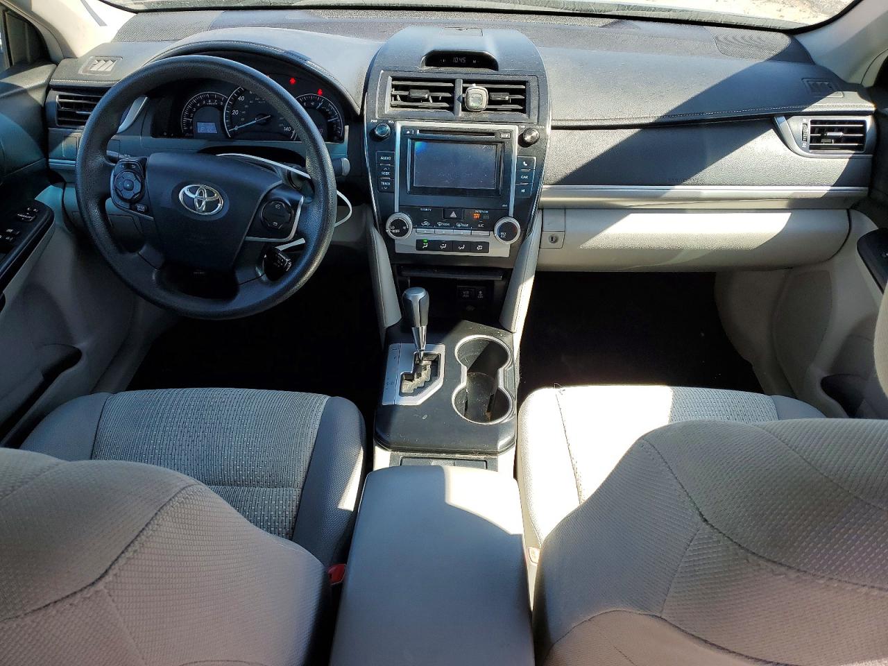 2012 TOYOTA CAMRY LE photo 15