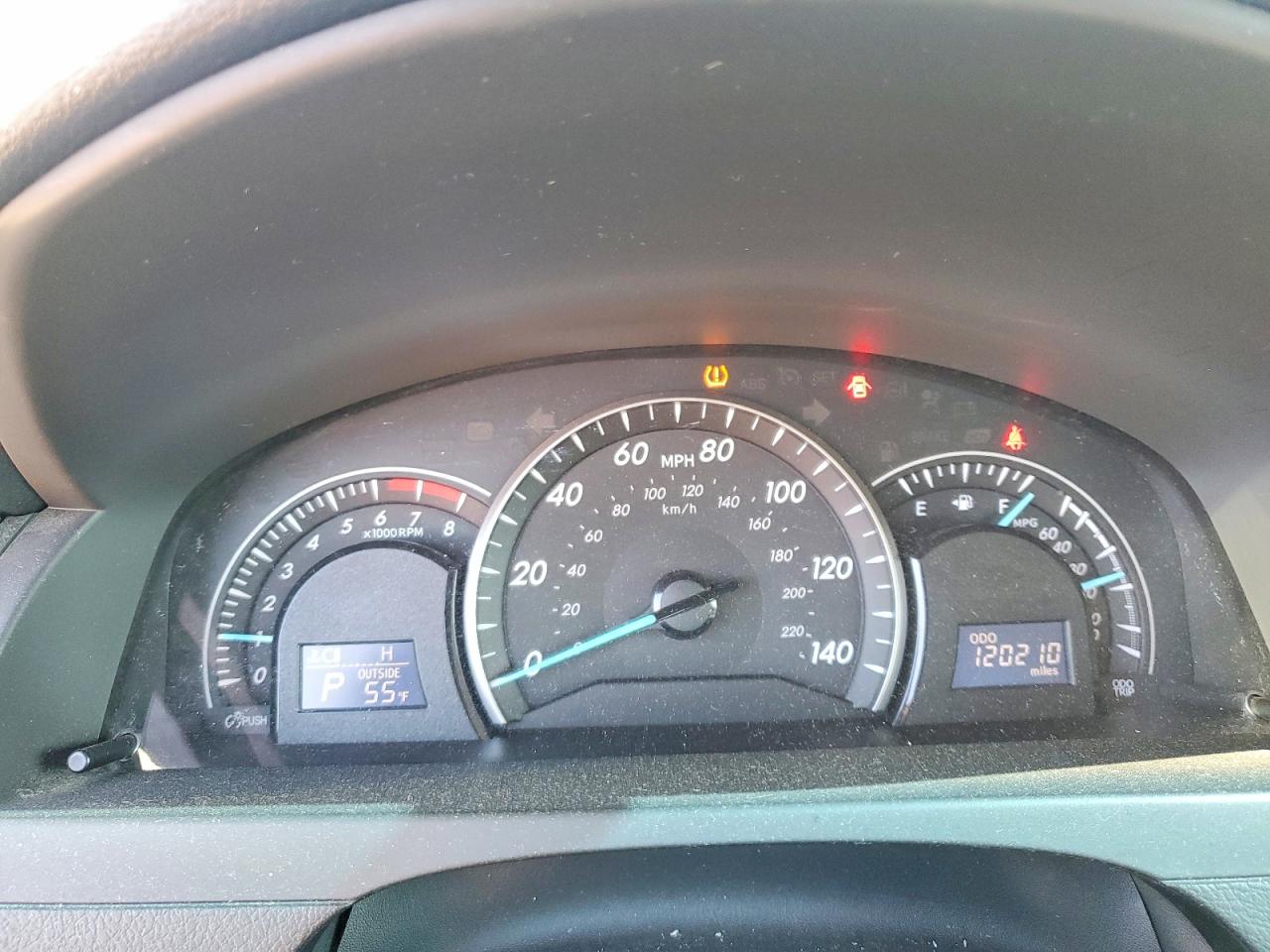 2012 TOYOTA CAMRY LE photo 17