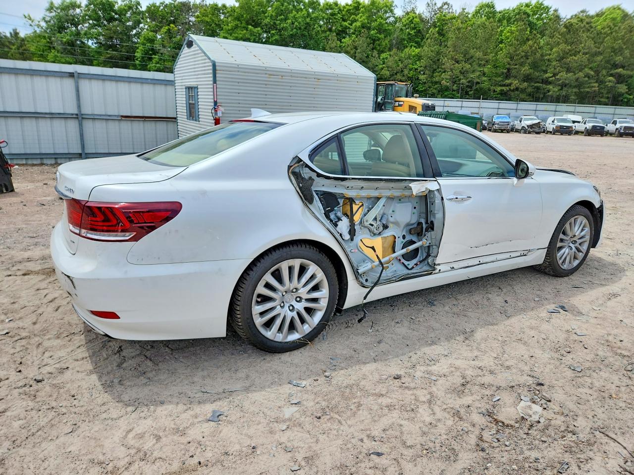 2014 LEXUS LS 460 photo 7