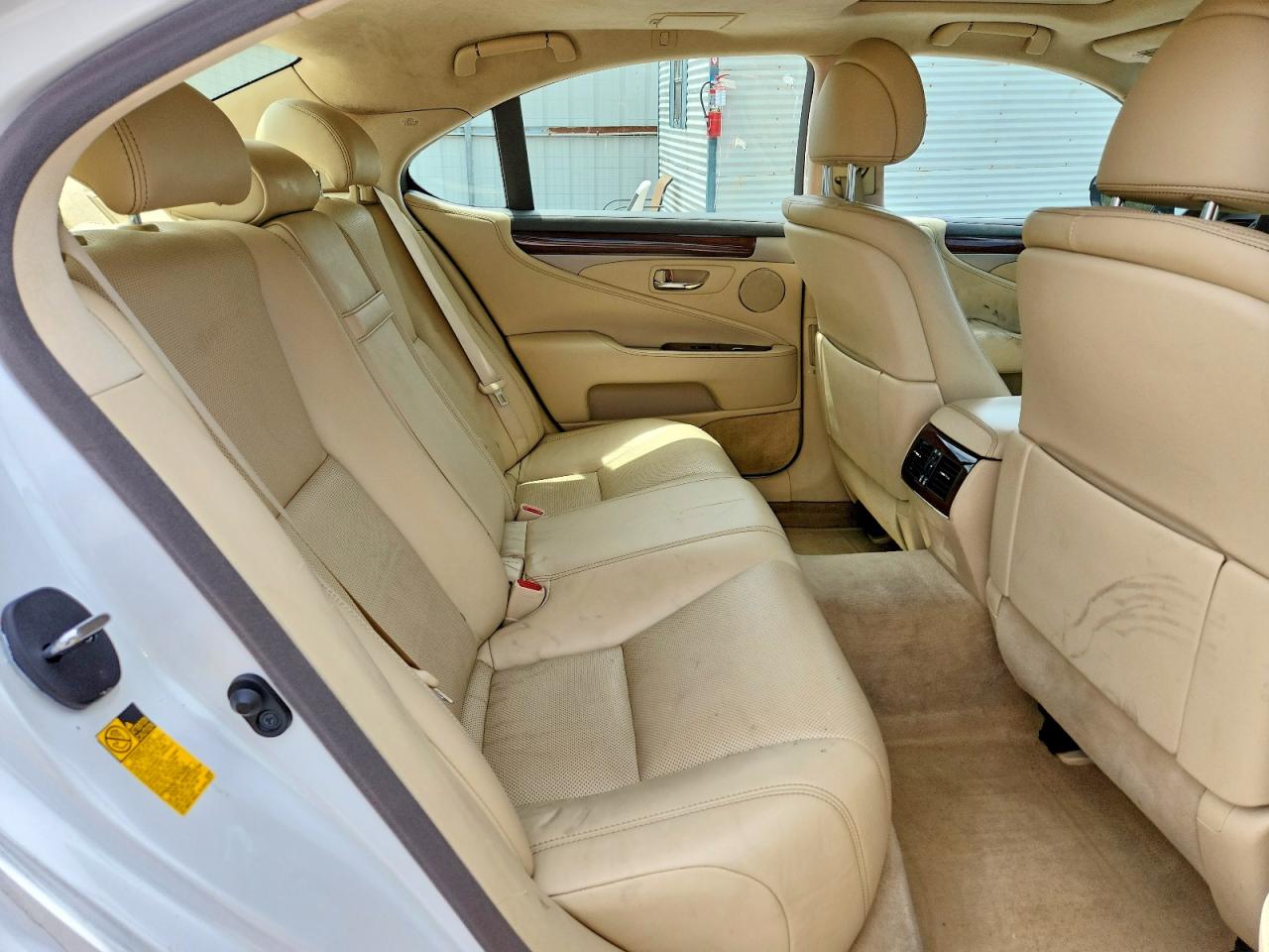 2014 LEXUS LS 460 photo 28