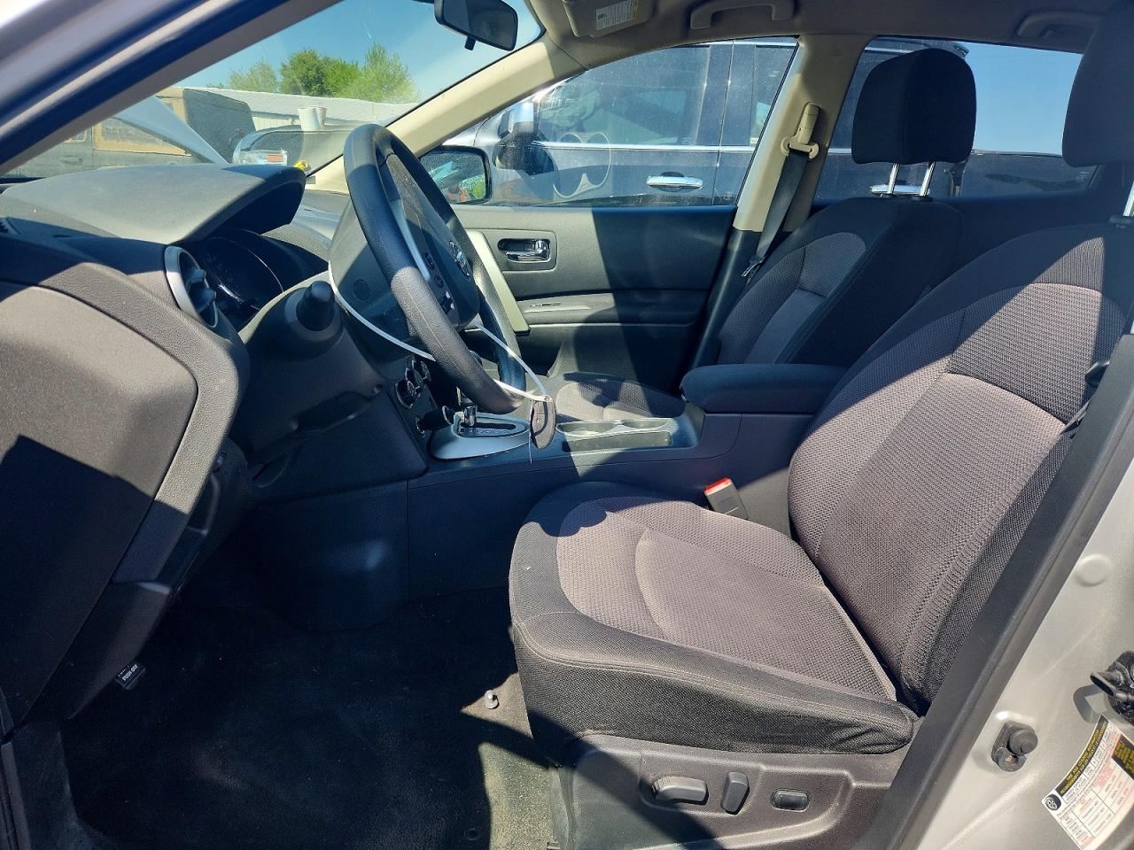 2011 NISSAN ROGUE S photo 19