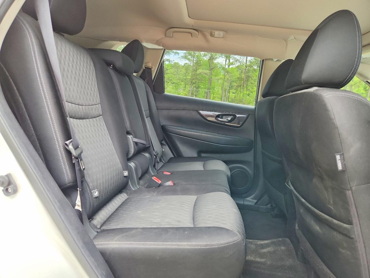 2019 NISSAN ROGUE SV photo 31