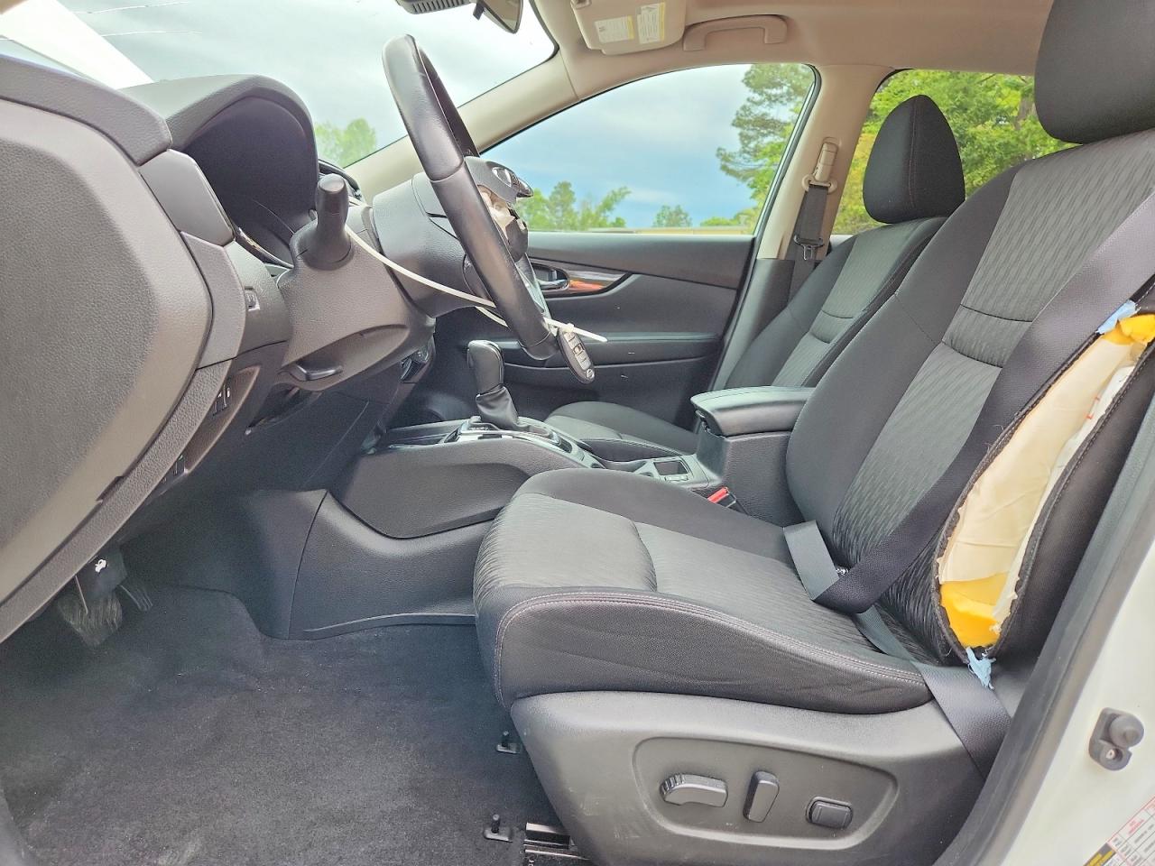 2019 NISSAN ROGUE SV photo 19