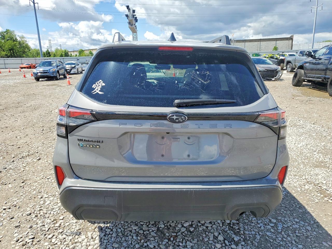 2025 SUBARU FORESTER photo 11