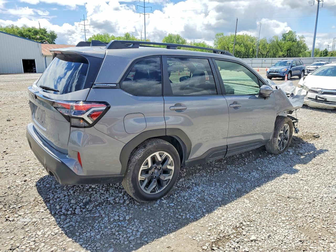 2025 SUBARU FORESTER photo 5