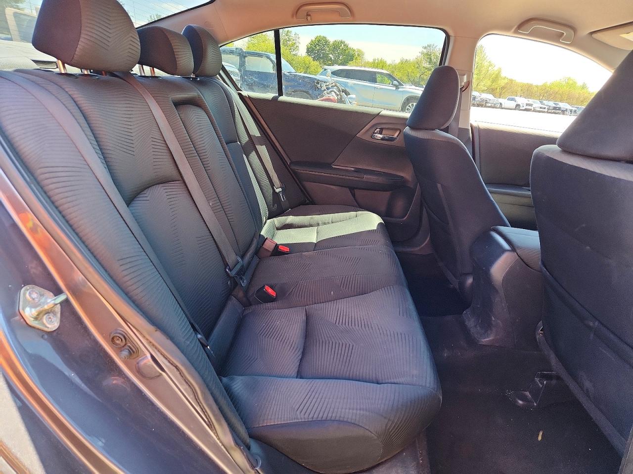 2016 HONDA ACCORD LX photo 10
