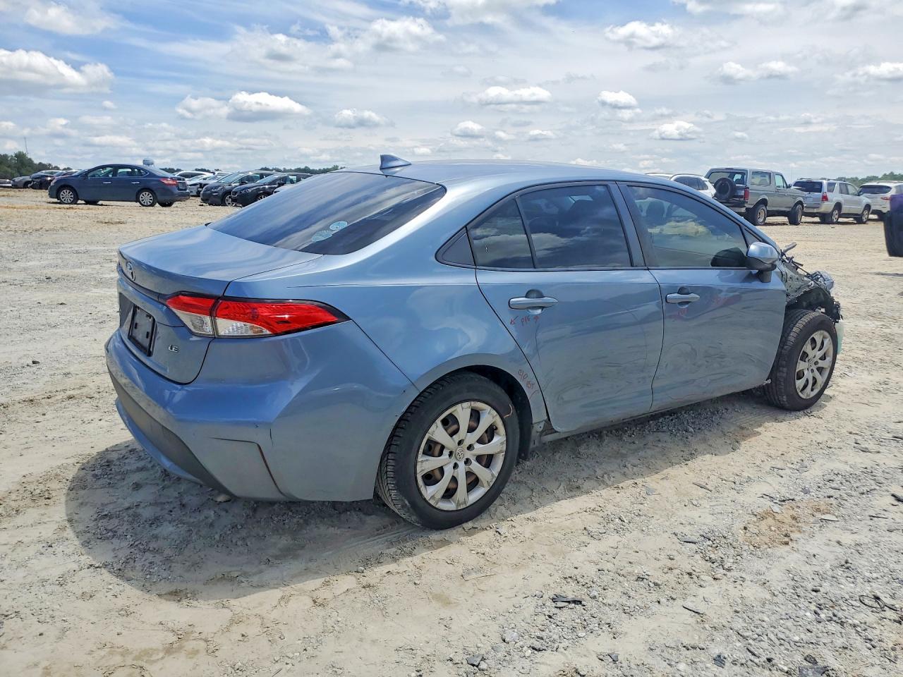 2020 TOYOTA COROLLA LE photo 3