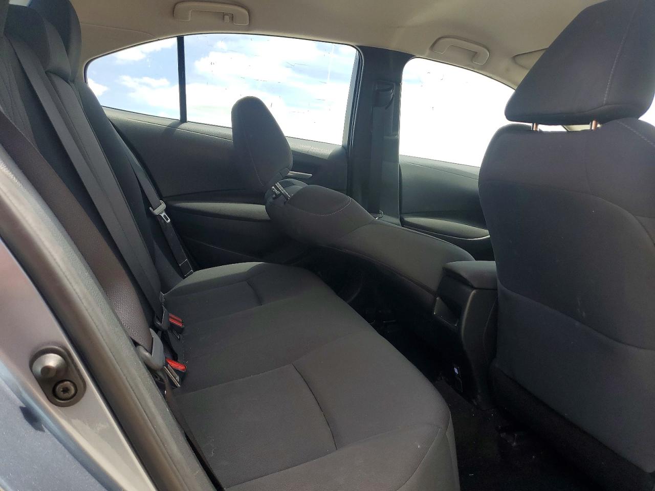 2020 TOYOTA COROLLA LE photo 10