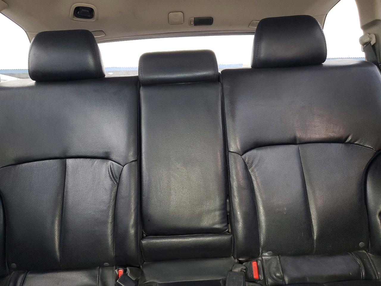 2011 SUBARU OUTBACK 2.5I LIMITED photo 19