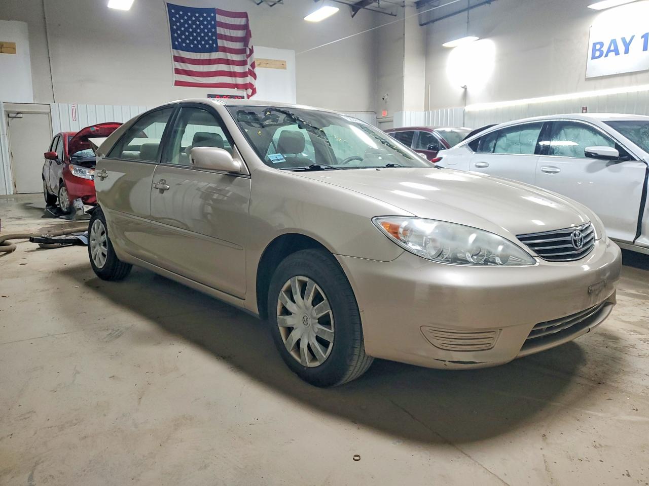 2006 TOYOTA CAMRY LE photo 4
