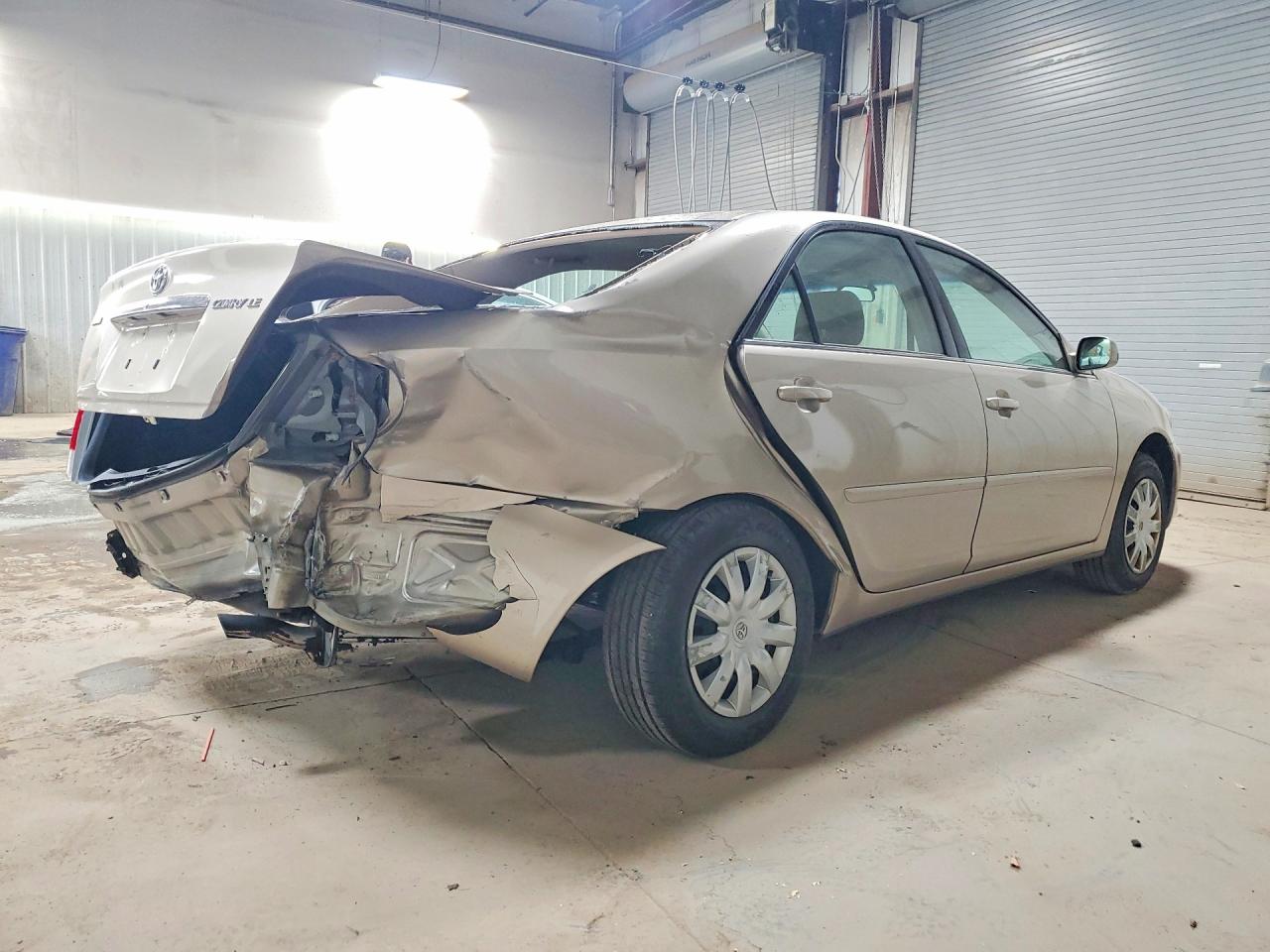 2006 TOYOTA CAMRY LE photo 3