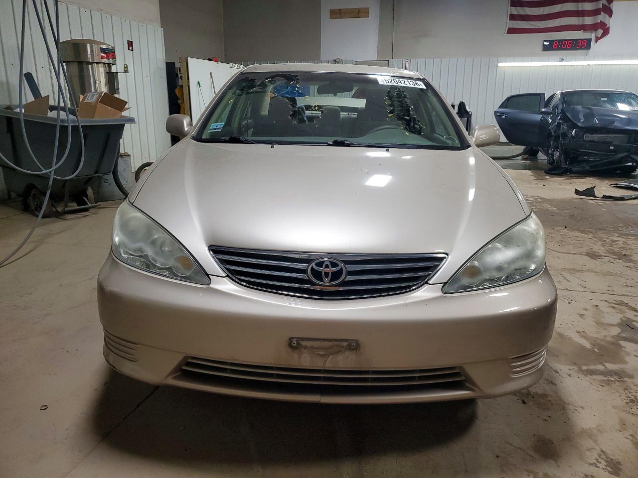 2006 TOYOTA CAMRY LE photo 5