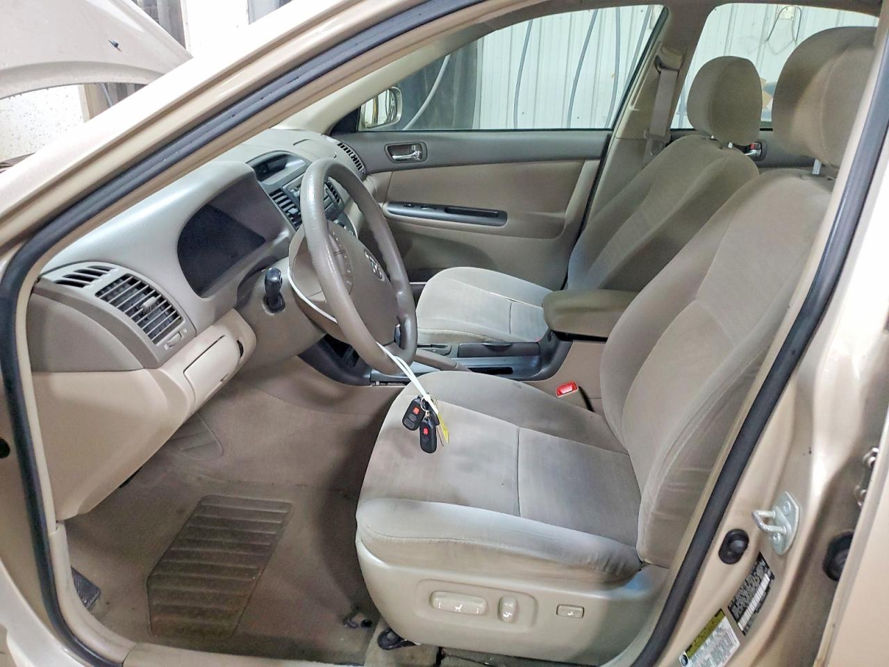 2006 TOYOTA CAMRY LE photo 7