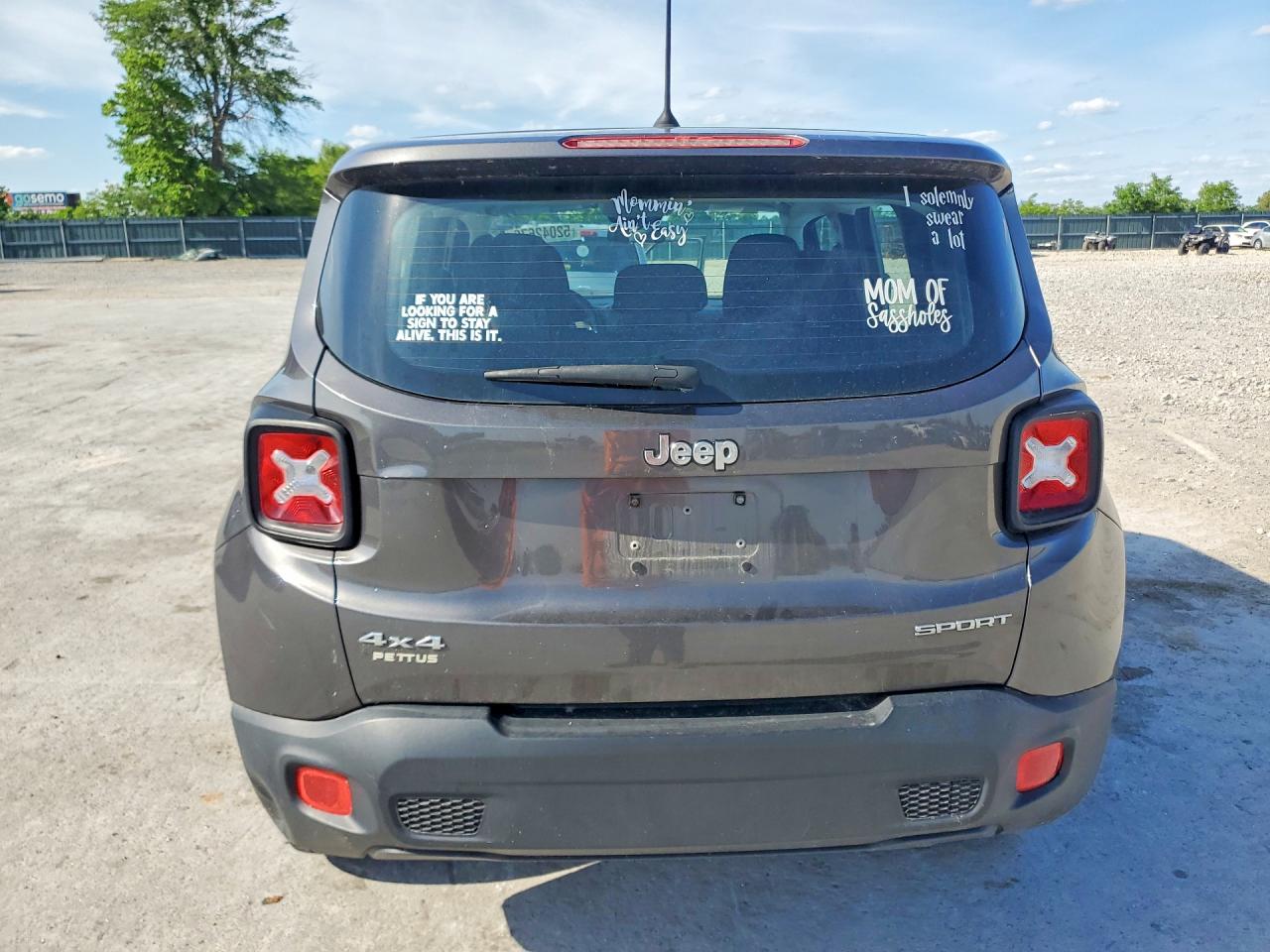 2017 JEEP RENEGADE SPORT photo 16