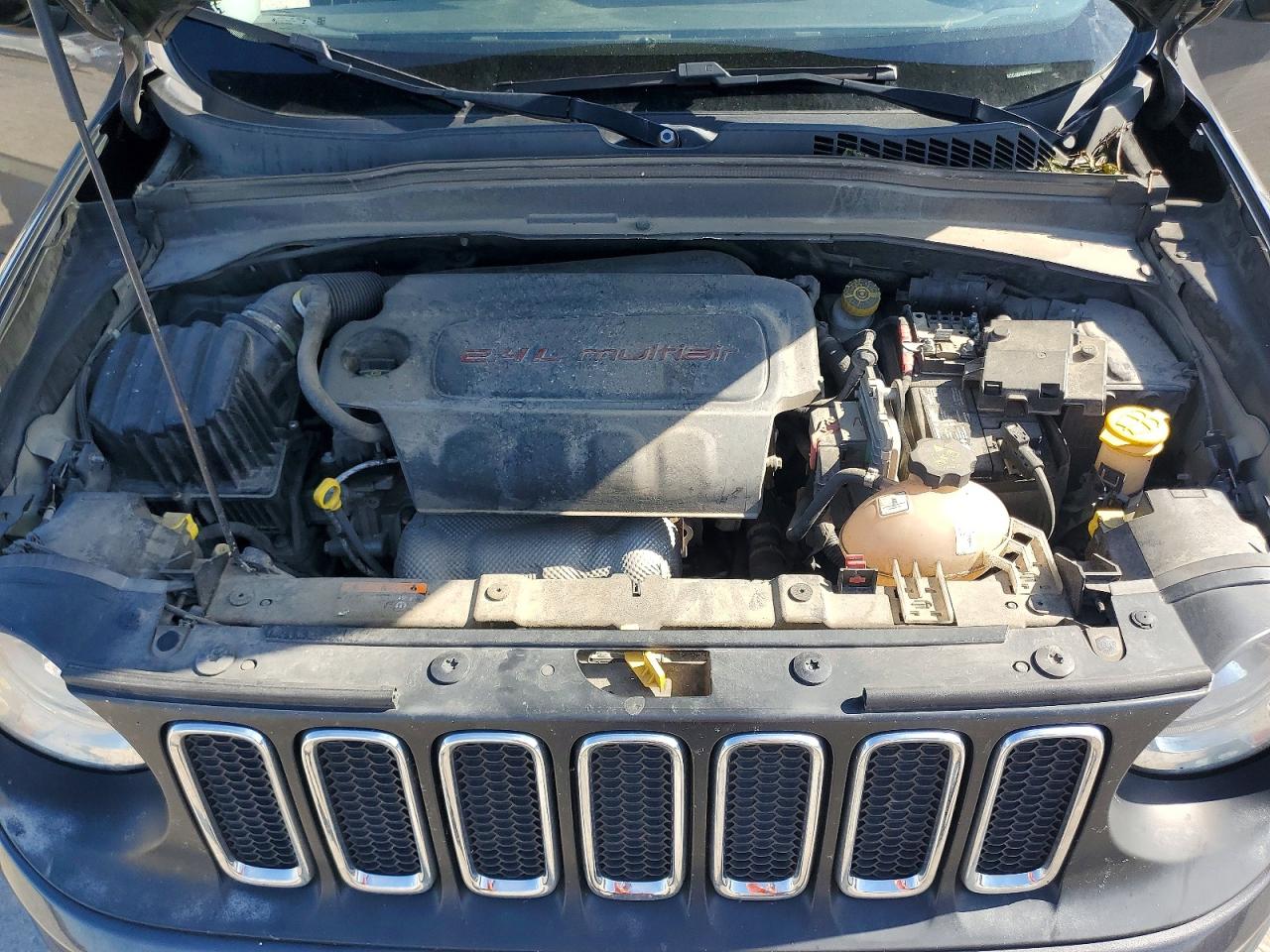 2017 JEEP RENEGADE SPORT photo 34