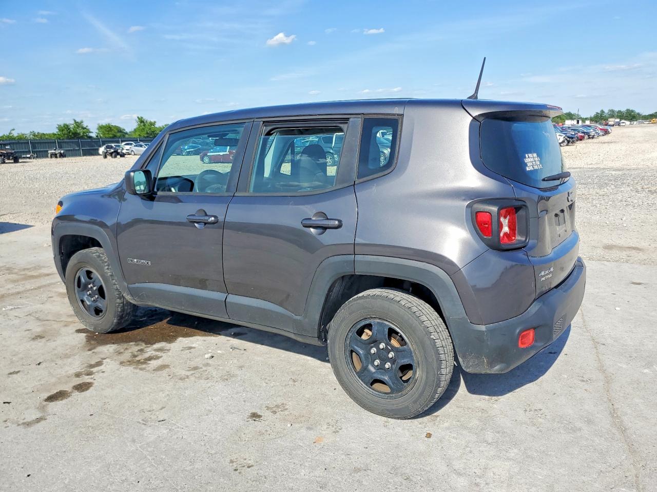 2017 JEEP RENEGADE SPORT photo 4