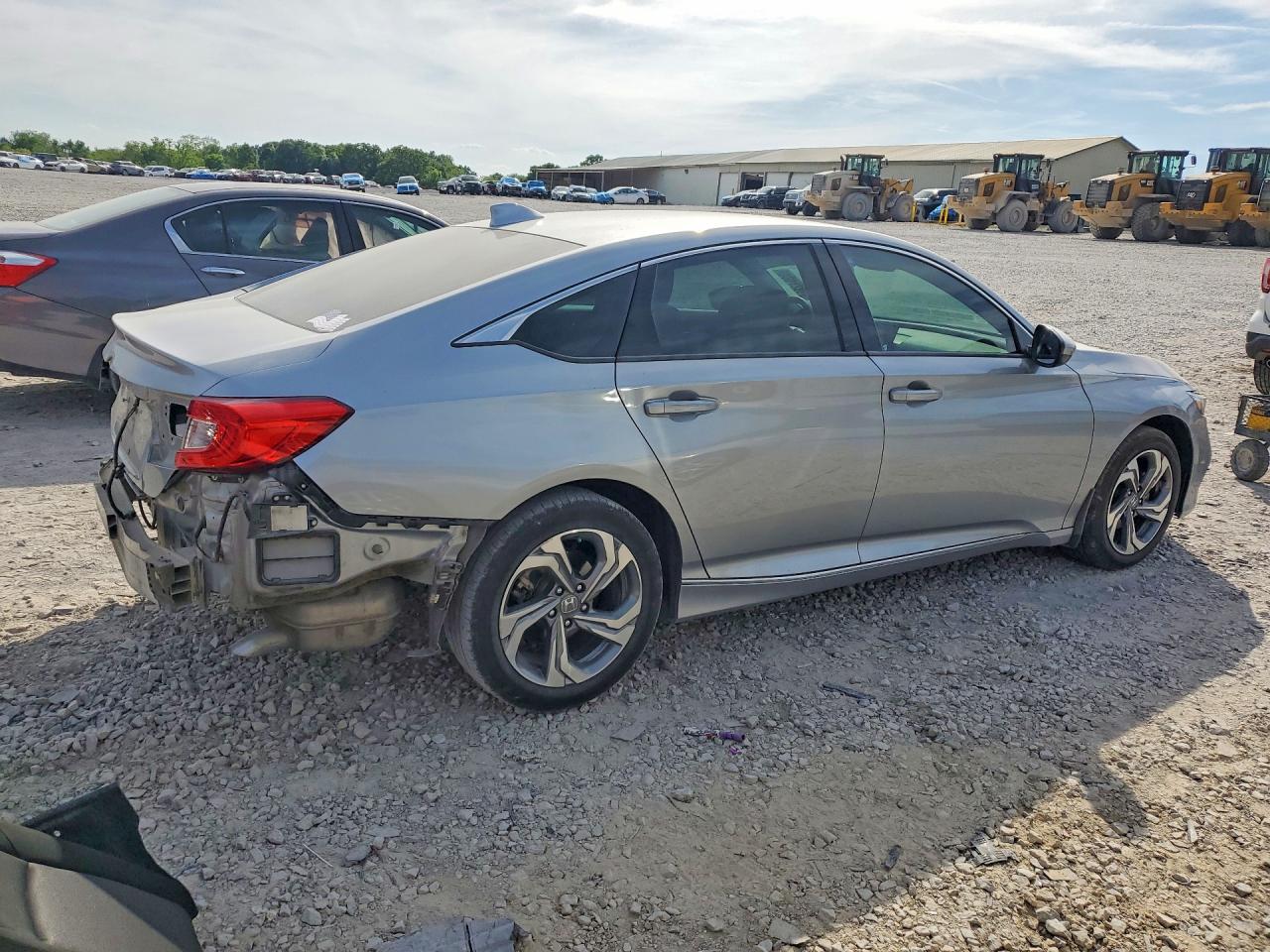 2018 HONDA ACCORD EX photo 5